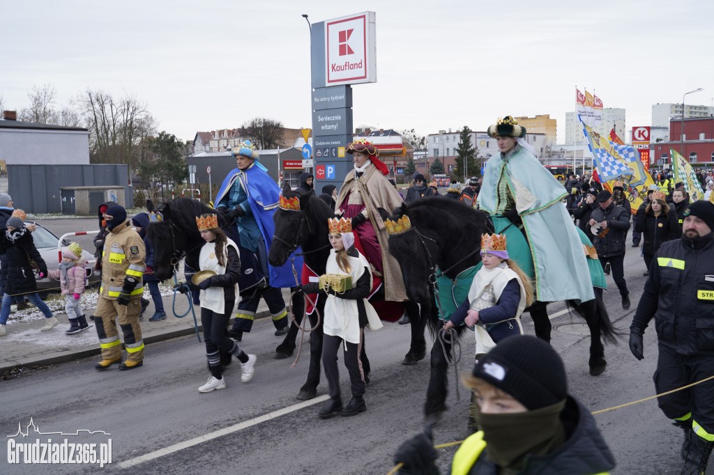 Ulicami Grudziądza po raz dziesiąty przemaszerował Orszak Trzech Króli