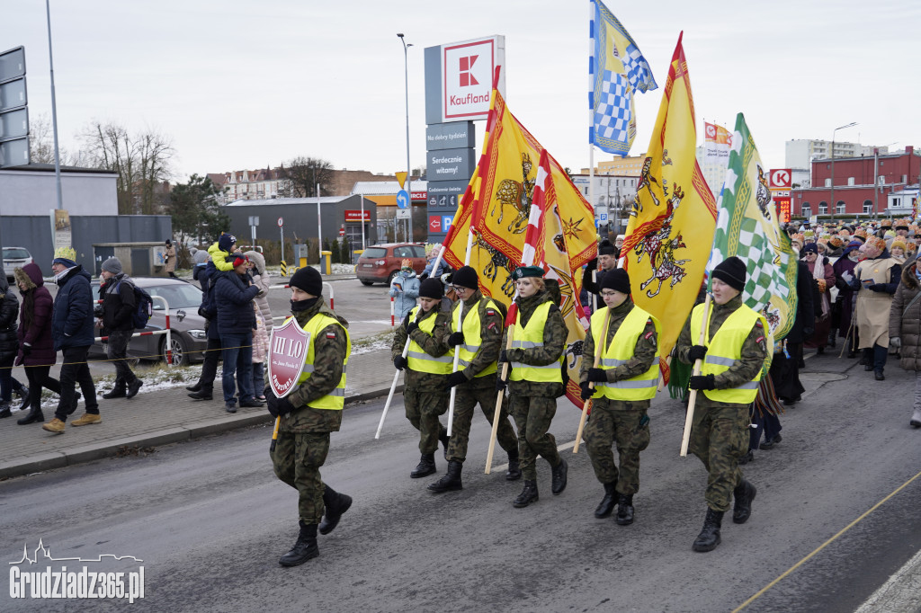 Ulicami Grudziądza po raz dziesiąty przemaszerował Orszak Trzech Króli