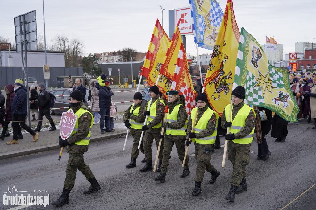 Ulicami Grudziądza po raz dziesiąty przemaszerował Orszak Trzech Króli