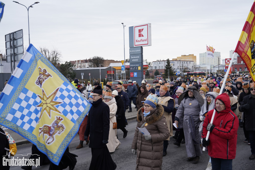Ulicami Grudziądza po raz dziesiąty przemaszerował Orszak Trzech Króli
