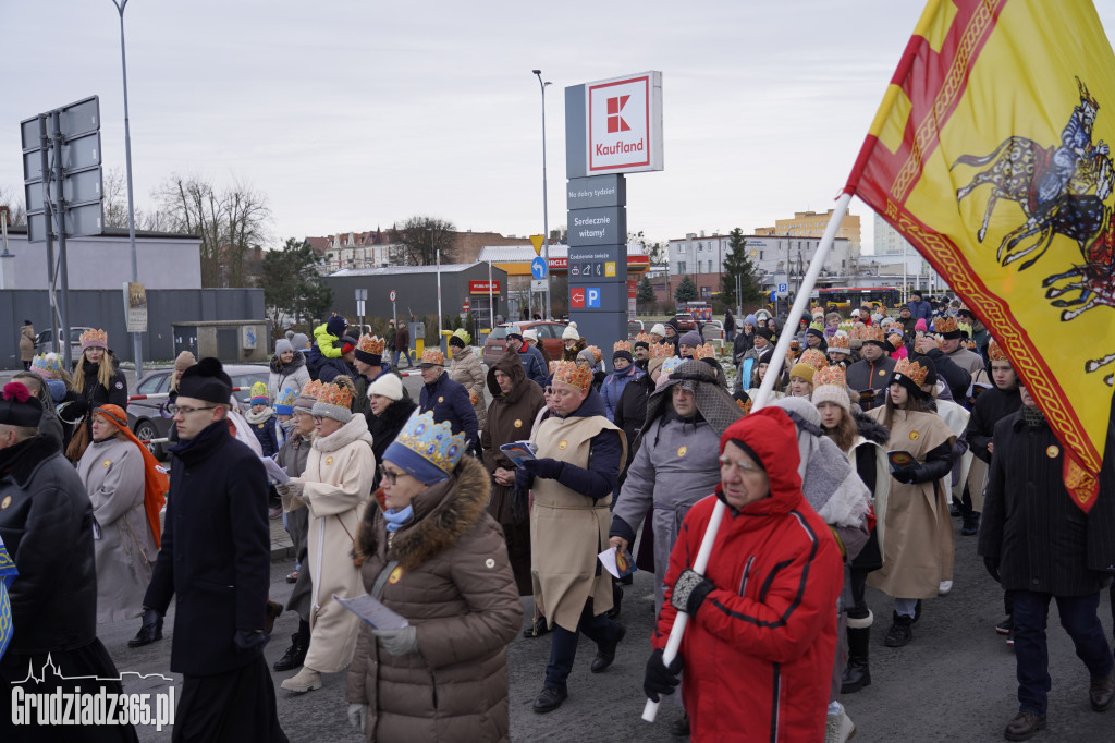 Ulicami Grudziądza po raz dziesiąty przemaszerował Orszak Trzech Króli