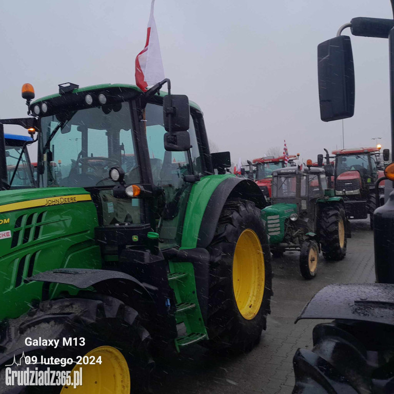 Trwa protest rolników, są blokady dróg w Grudziądzu - zdjęcia