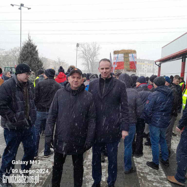 Trwa protest rolników, są blokady dróg w Grudziądzu - zdjęcia
