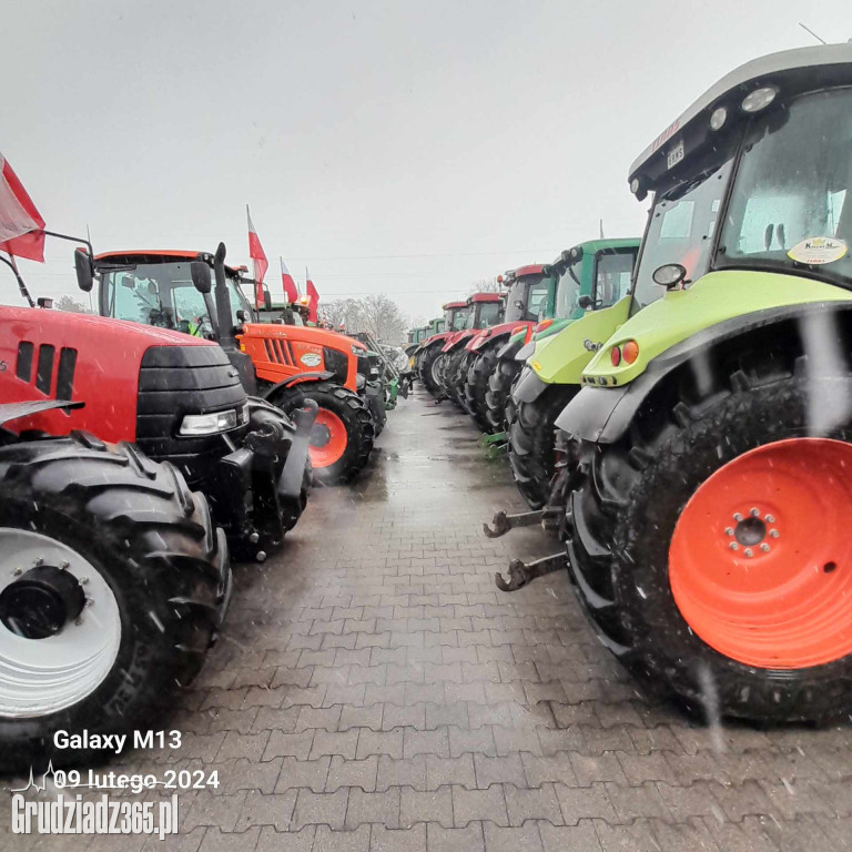Trwa protest rolników, są blokady dróg w Grudziądzu - zdjęcia