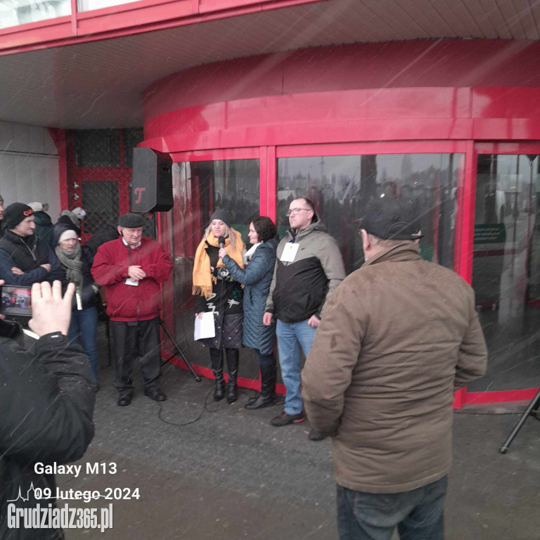 Trwa protest rolników, są blokady dróg w Grudziądzu - zdjęcia