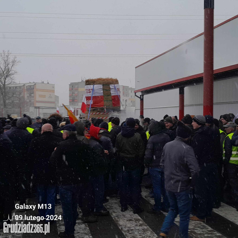Trwa protest rolników, są blokady dróg w Grudziądzu - zdjęcia