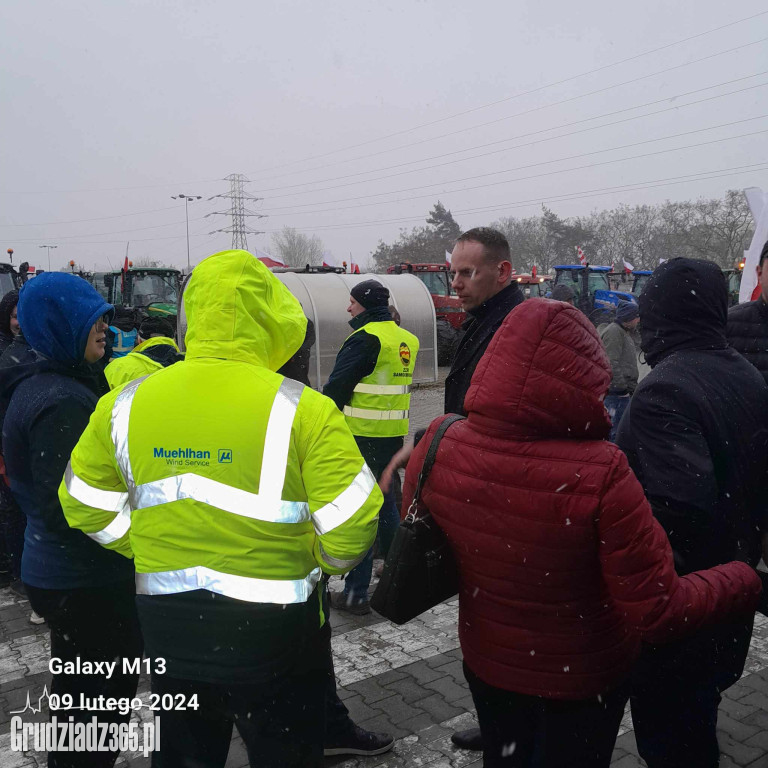 Trwa protest rolników, są blokady dróg w Grudziądzu - zdjęcia