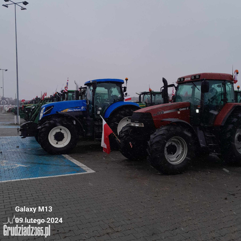 Trwa protest rolników, są blokady dróg w Grudziądzu - zdjęcia