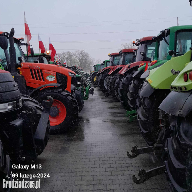Trwa protest rolników, są blokady dróg w Grudziądzu - zdjęcia