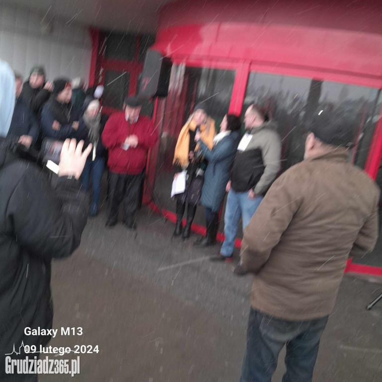 Trwa protest rolników, są blokady dróg w Grudziądzu - zdjęcia