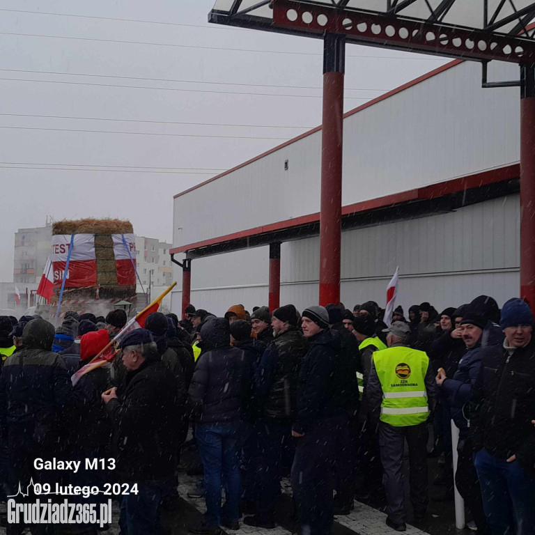 Trwa protest rolników, są blokady dróg w Grudziądzu - zdjęcia