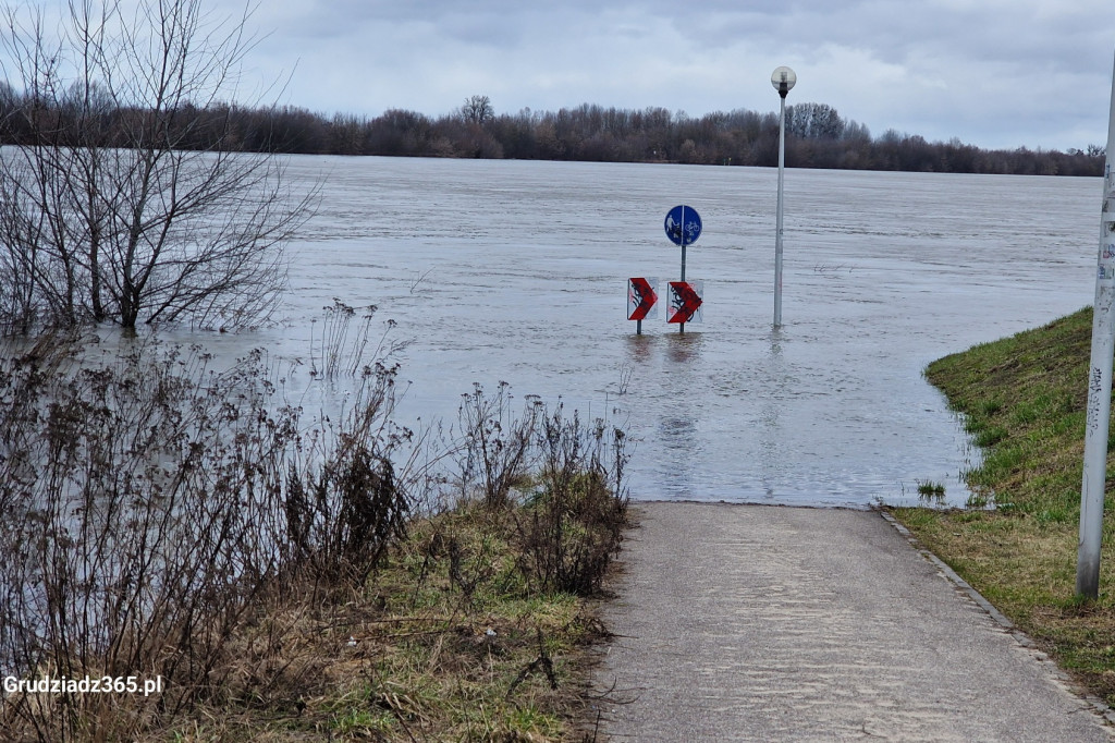 Wysoki stan Wisły w Grudziądzu. Służby monitorują sytuację