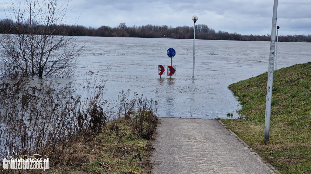 Wysoki stan Wisły w Grudziądzu. Służby monitorują sytuację