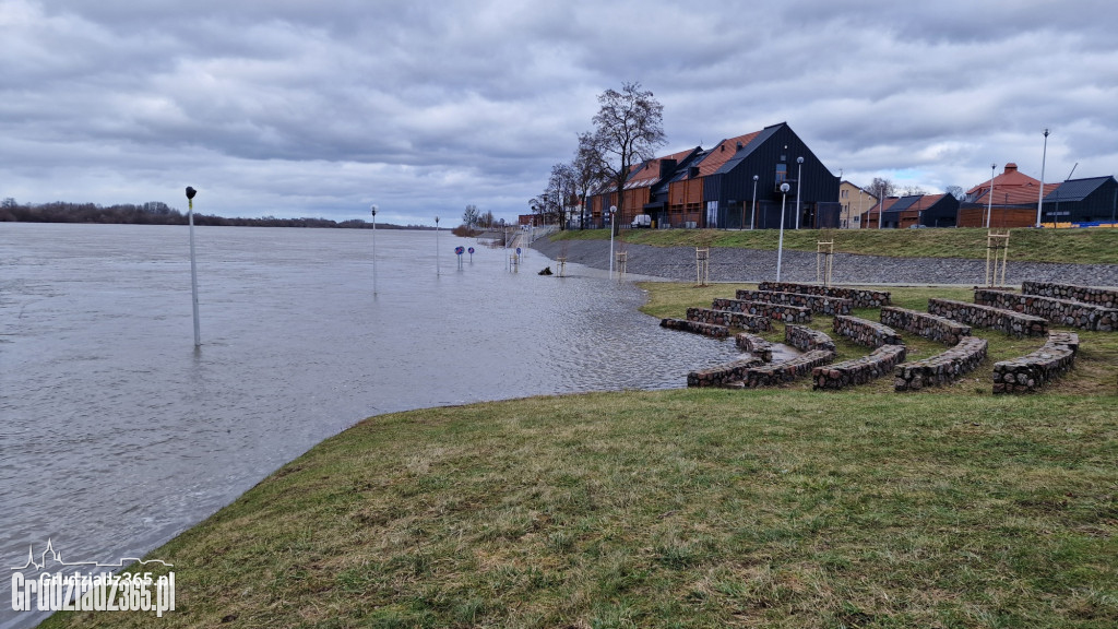 Wysoki stan Wisły w Grudziądzu. Służby monitorują sytuację