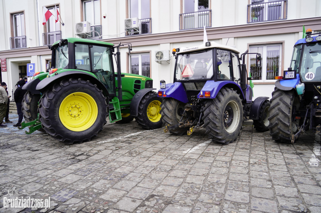 Protest rolników w Grudziądzu, utrudnienia w centrum miasta