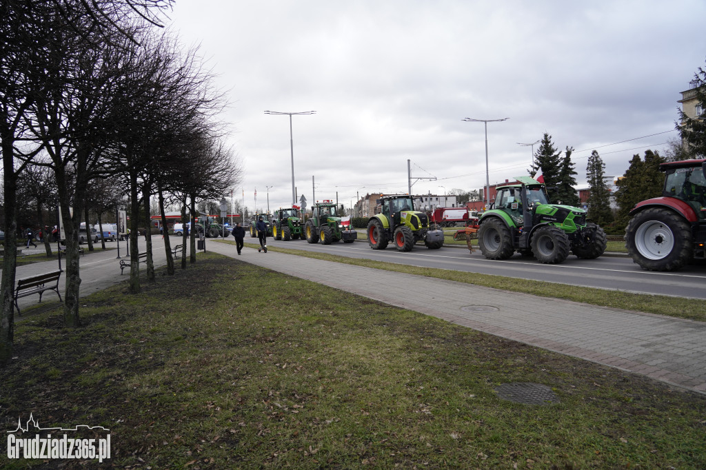 Protest rolników w Grudziądzu, utrudnienia w centrum miasta