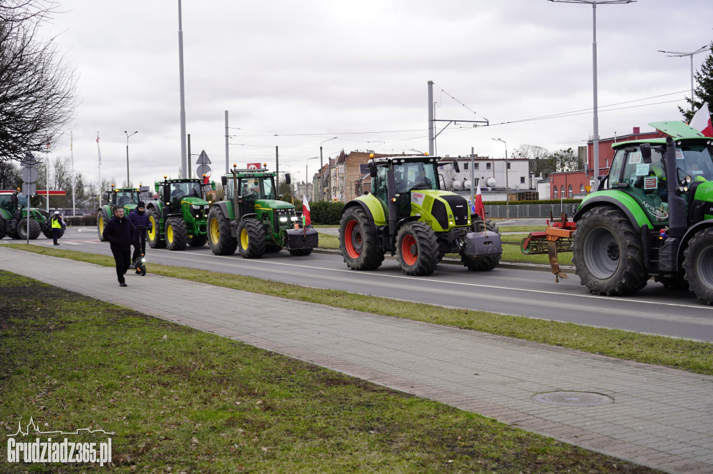 Protest rolników w Grudziądzu, utrudnienia w centrum miasta