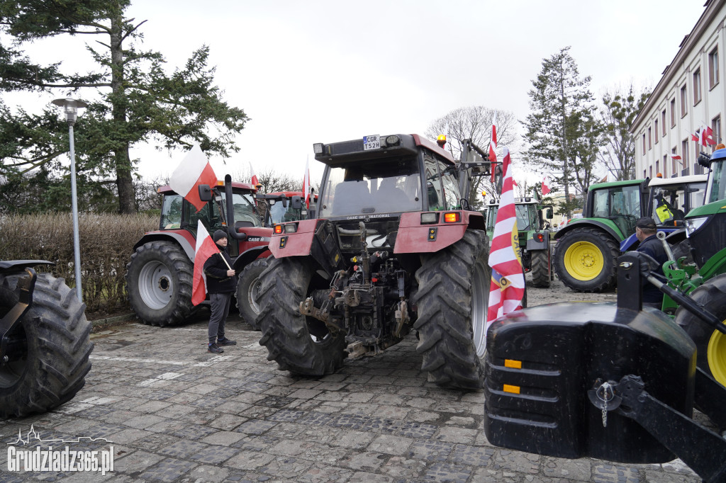 Protest rolników w Grudziądzu, utrudnienia w centrum miasta