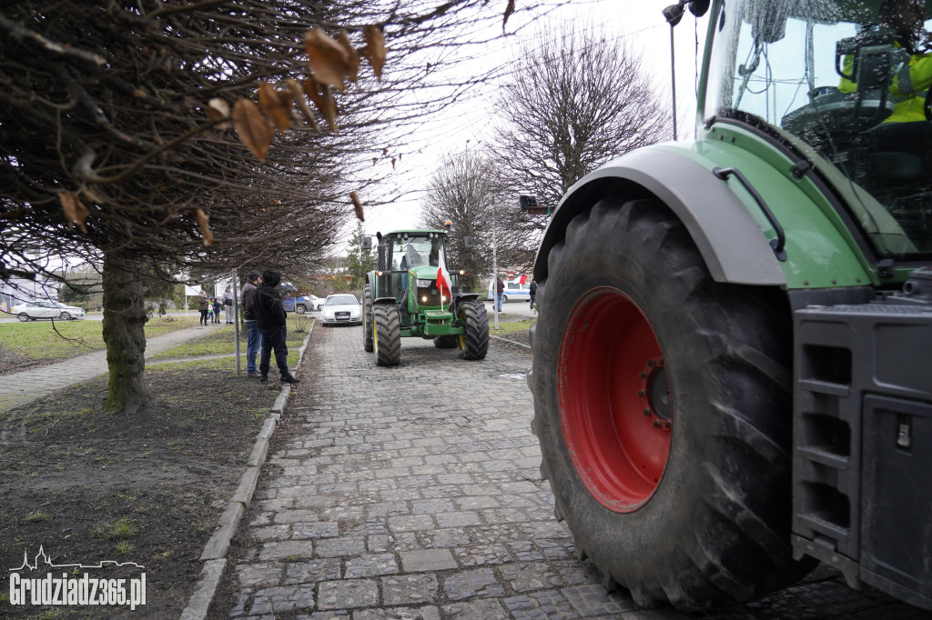 Protest rolników w Grudziądzu, utrudnienia w centrum miasta