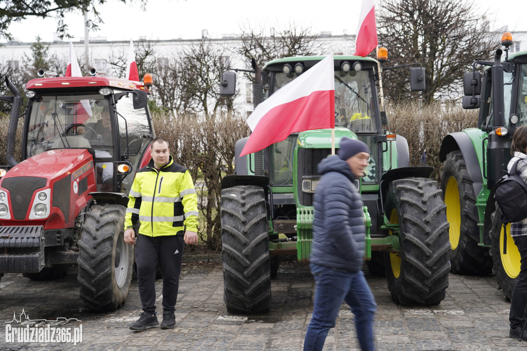 Protest rolników w Grudziądzu, utrudnienia w centrum miasta