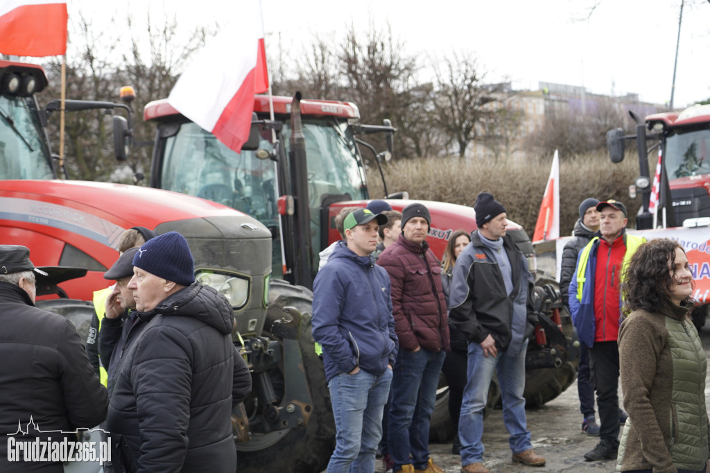 Protest rolników w Grudziądzu, utrudnienia w centrum miasta