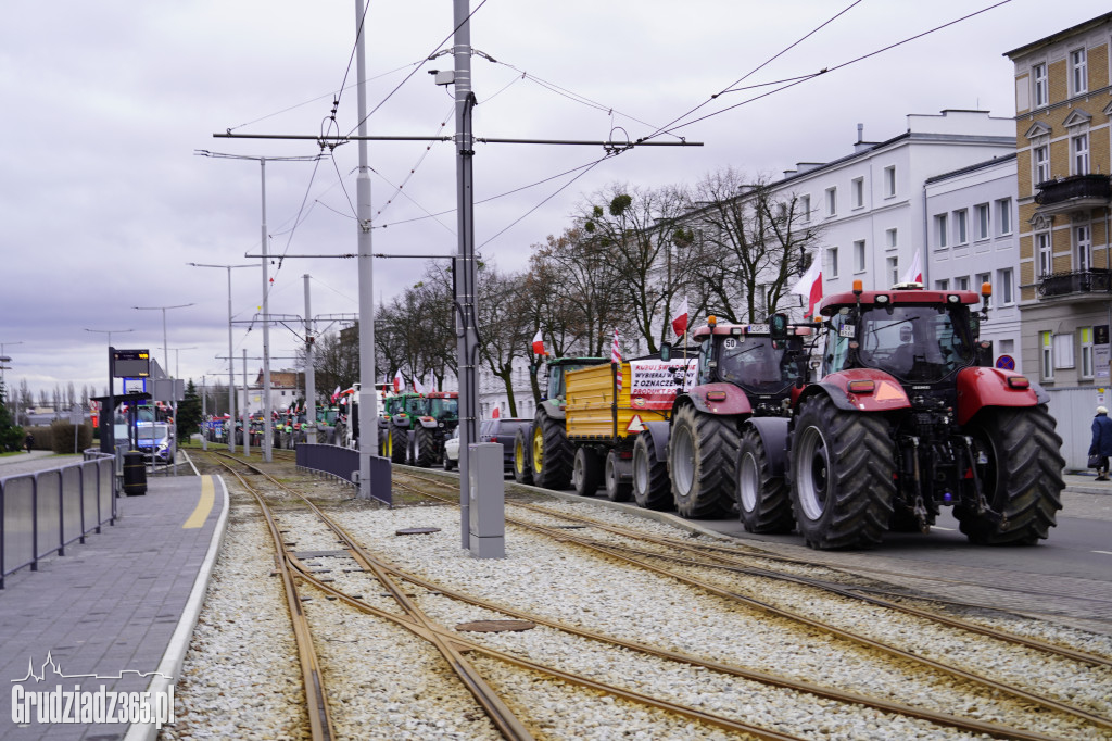 Protest rolników w Grudziądzu, utrudnienia w centrum miasta