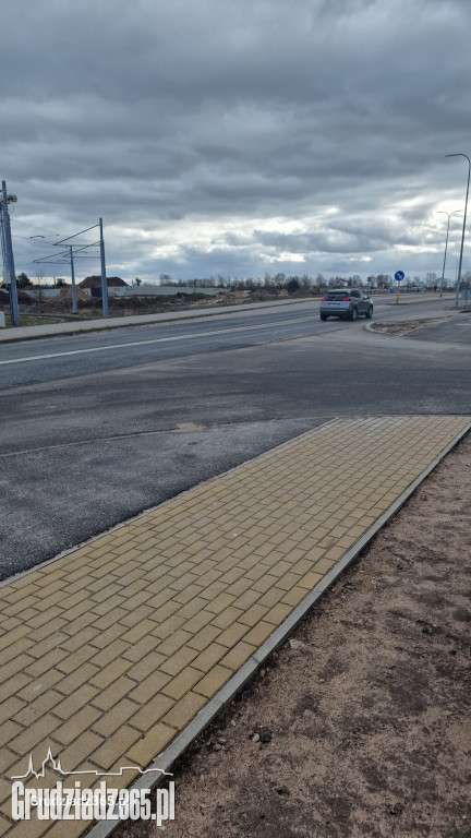 Organizacja ruchu przy Biedronce na Rządzu w Grudziądzu