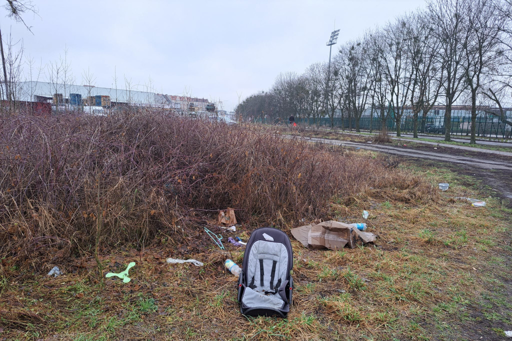 Mieszkańcy interweniują. Sterta śmieci w centrum Grudziądza