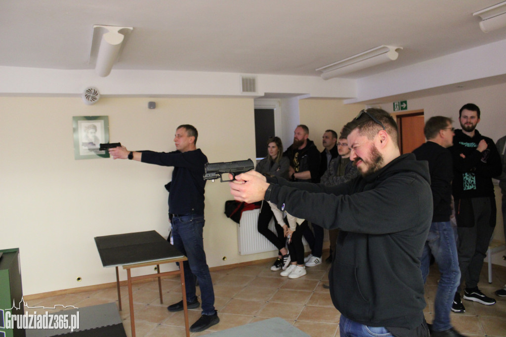 Turystyczny Rajd Samochodowy z Okazji Dnia Kobiet w Grudziądzu