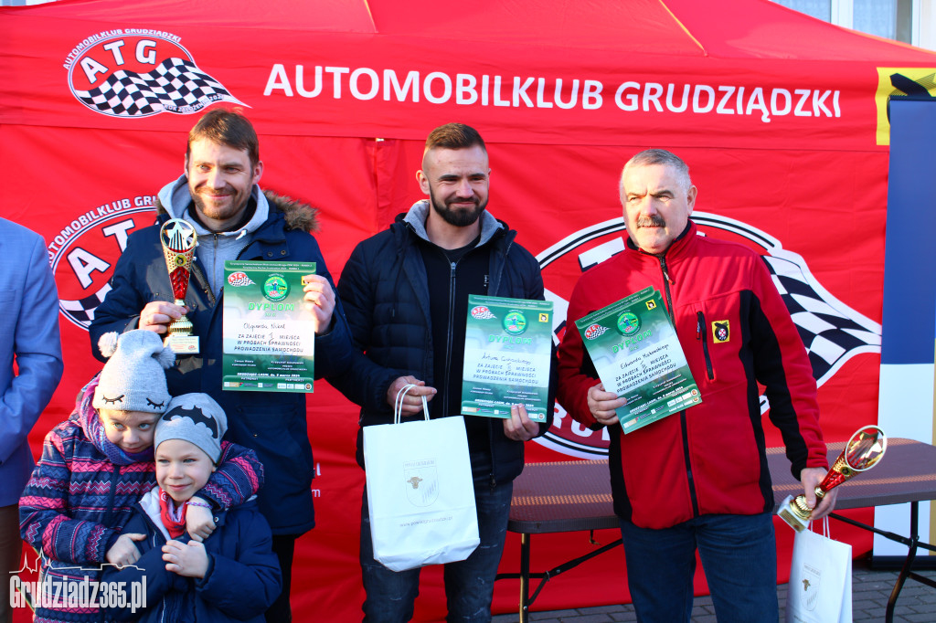 Turystyczny Rajd Samochodowy z Okazji Dnia Kobiet w Grudziądzu