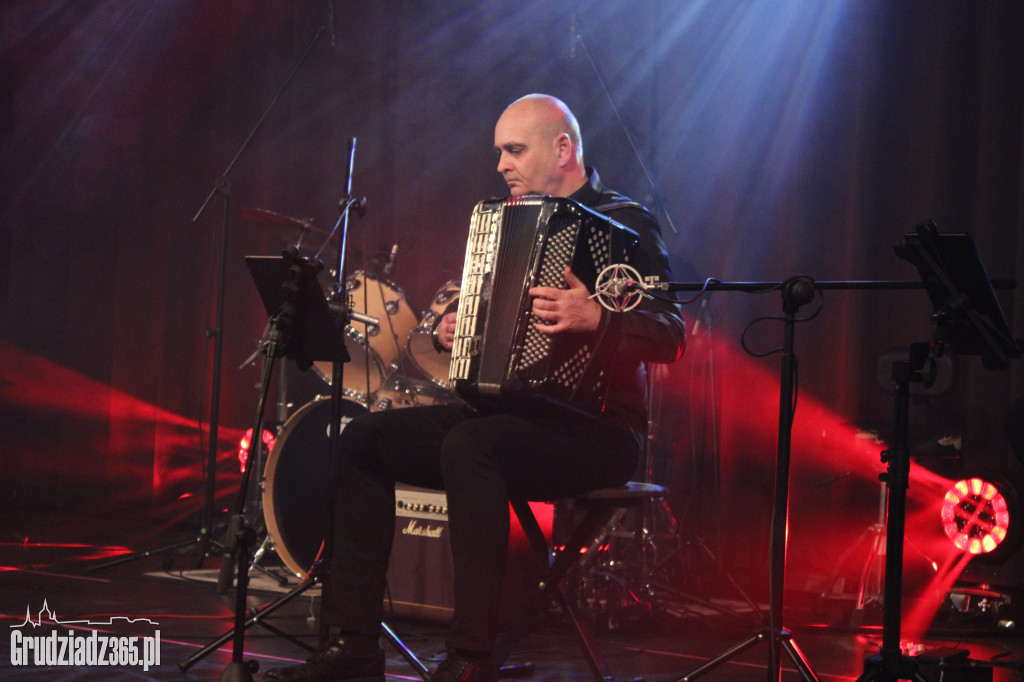 Otwarciu nowego budynku Gminnego Ośrodka Kultury i Sportu w Małym Rudniku
