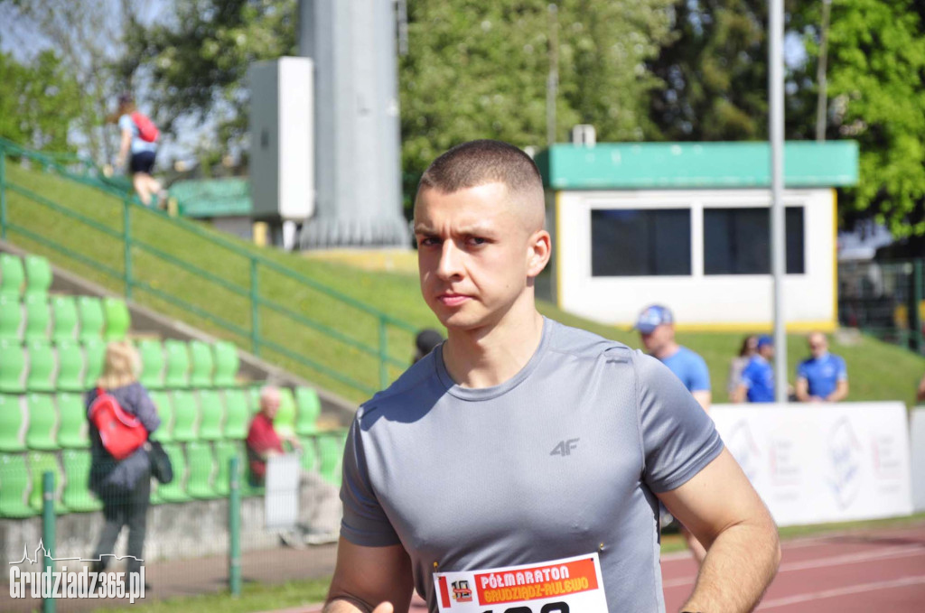 Półmaraton Grudziądz - Rulewo - Śladami Bronka Malinowskiego - start