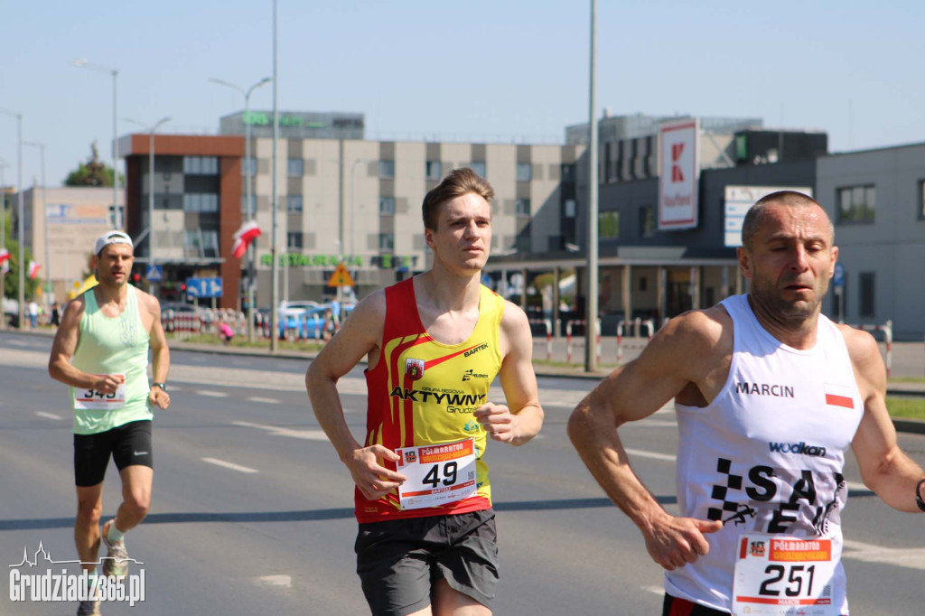 Półmaraton Grudziądz - Rulewo - Śladami Bronka Malinowskiego - start