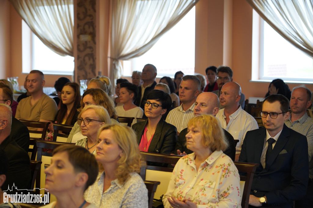 Wręczenie dyplomów ukończenia studiów pielęgniarskich