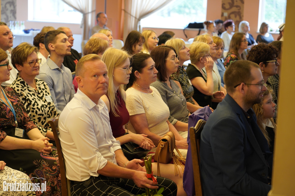 Wręczenie dyplomów ukończenia studiów pielęgniarskich