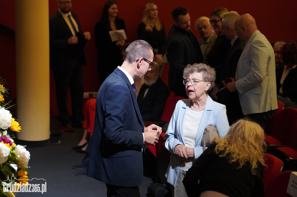 V uroczysta sesja Rady Miejskiej Grudziądza. Wręczenie Nagrody Grudziądzkiego Flisaka