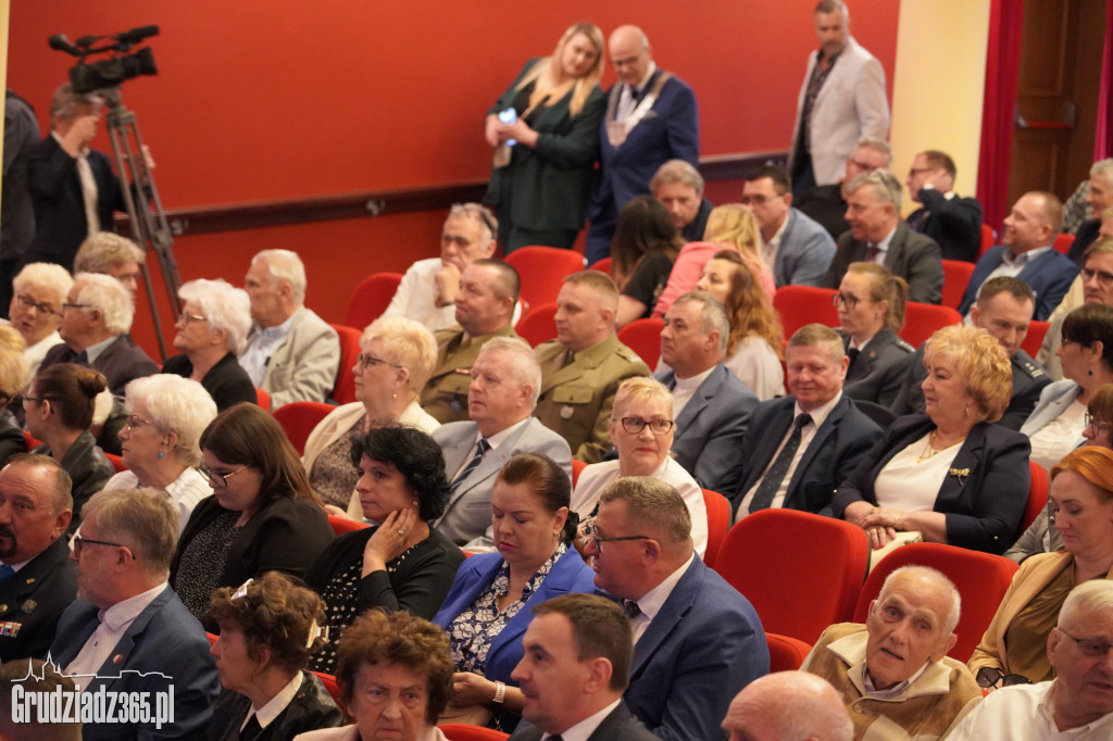 V uroczysta sesja Rady Miejskiej Grudziądza. Wręczenie Nagrody Grudziądzkiego Flisaka