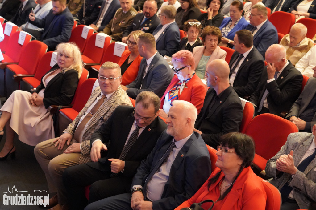 V uroczysta sesja Rady Miejskiej Grudziądza. Wręczenie Nagrody Grudziądzkiego Flisaka
