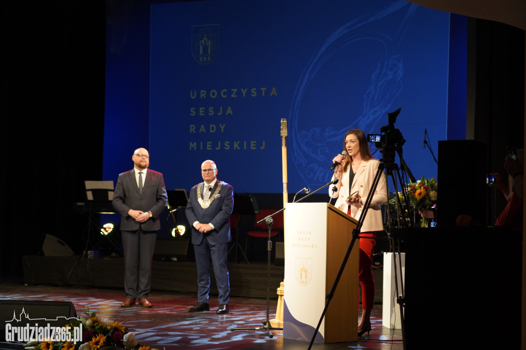 V uroczysta sesja Rady Miejskiej Grudziądza. Wręczenie Nagrody Grudziądzkiego Flisaka