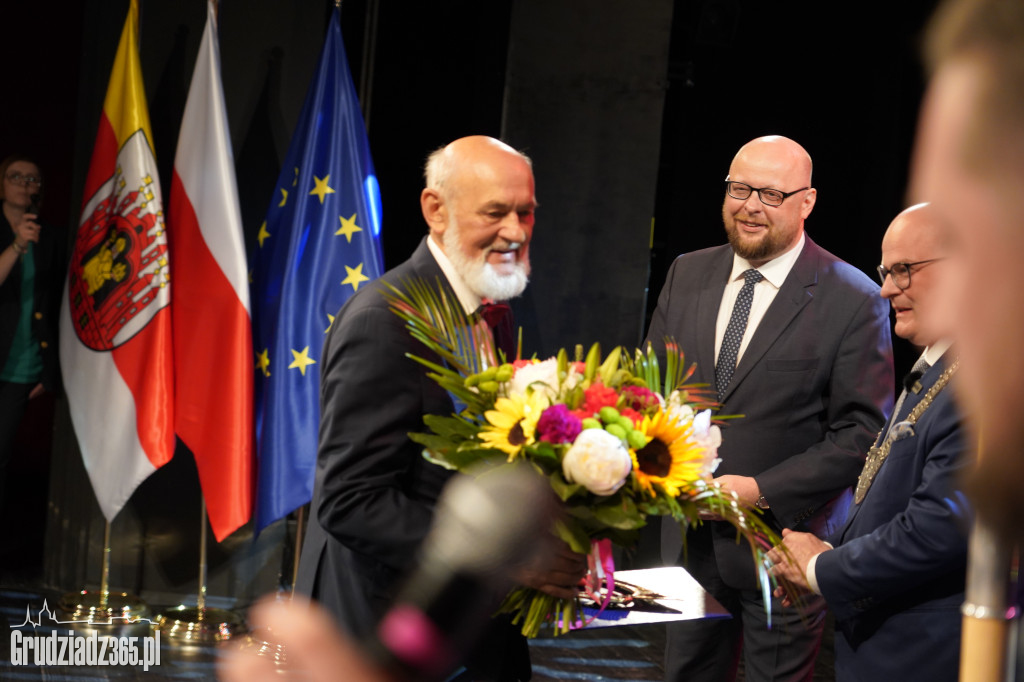 V uroczysta sesja Rady Miejskiej Grudziądza. Wręczenie Nagrody Grudziądzkiego Flisaka
