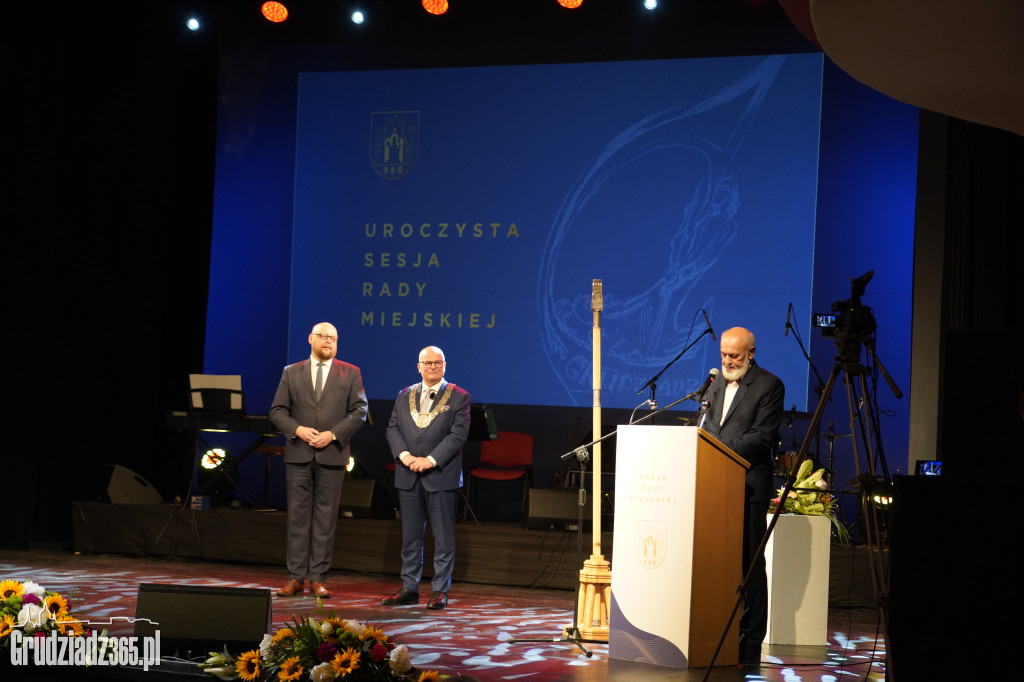 V uroczysta sesja Rady Miejskiej Grudziądza. Wręczenie Nagrody Grudziądzkiego Flisaka