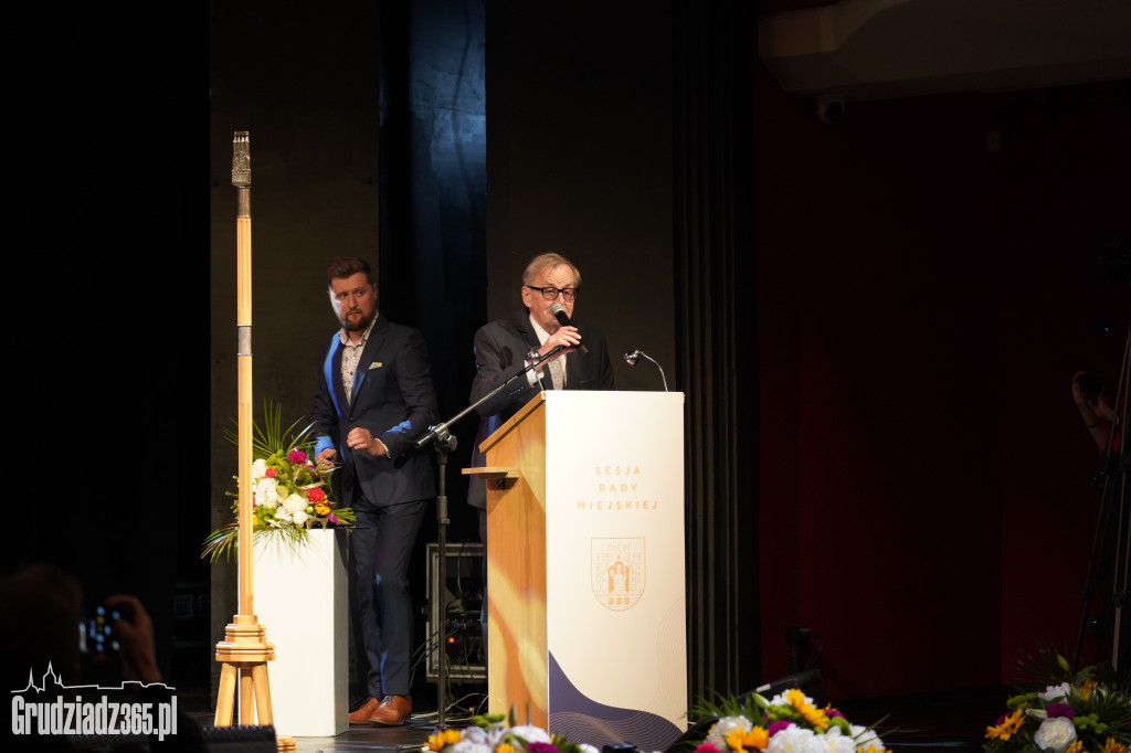 V uroczysta sesja Rady Miejskiej Grudziądza. Wręczenie Nagrody Grudziądzkiego Flisaka