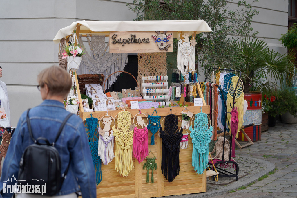Grudziądz gotowy na obchody 733. urodzin. Stoiska Jarmarku Spichrzowego gotowe