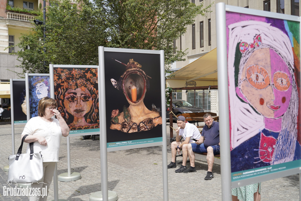 Wystawa na Rynku w Grudziądzu - Autoportret, czyli portret własny