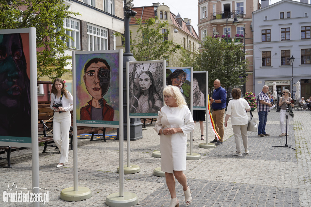 Wystawa na Rynku w Grudziądzu - Autoportret, czyli portret własny