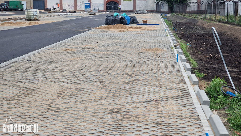 Wkrótce koniec remontu parkingu przy ulicy Sienkiewicza w Grudziądzu