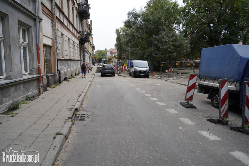 Zamknięto wjazd z ul. Sienkiewicza w ulicę Kosynierów Gdyńskich, ruszył remont tej ulicy.