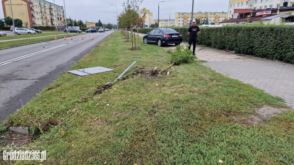 Zderzenie samochodów osobowych na rondzie na os. Lotnisko w Grudziądzu