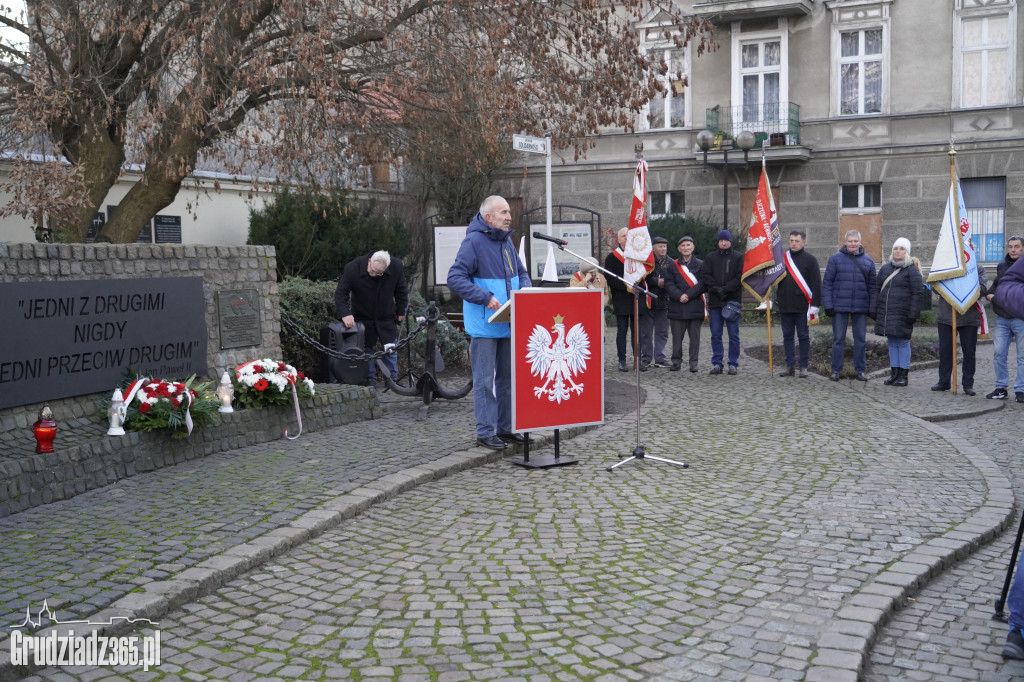 Uroczystości 43 rocznicy wprowadzenia stanu wojennego