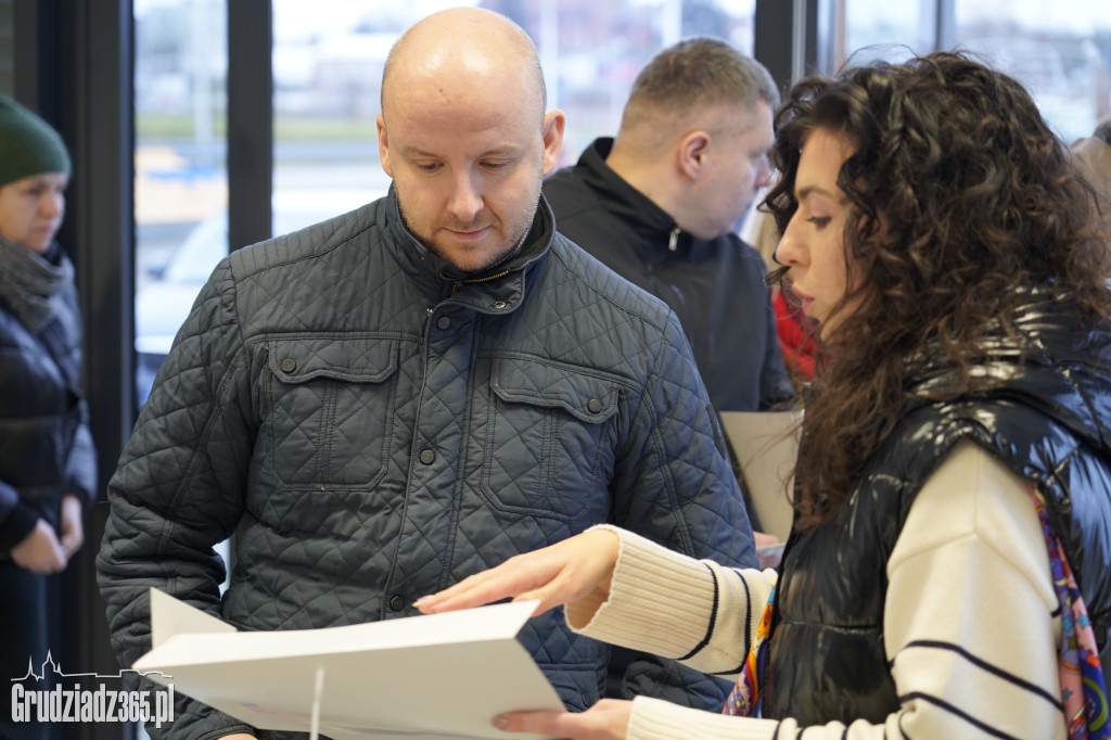 Grudziądz: Wolontariusze ruszają z paczkami dla seniorów!